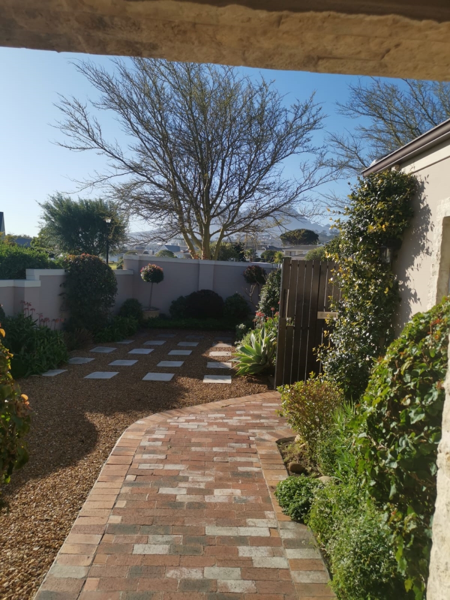 To Let 3 Bedroom Property for Rent in Fernwood Western Cape